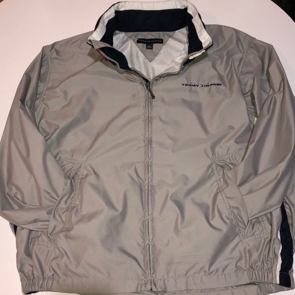 Large Tommy Hilfiger windbreaker with roll up hood - Picture 4 of 8